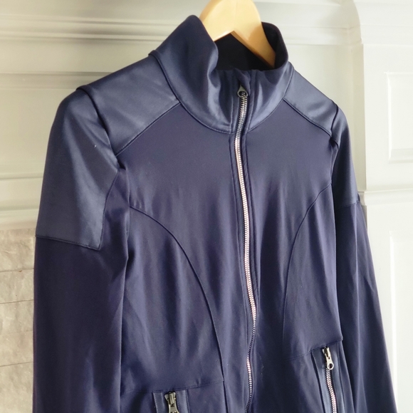 ALO Yoga Foundation Zip Performance Jacket Contouring Sleek Navy Blue M Medium - Picture 2 of 8